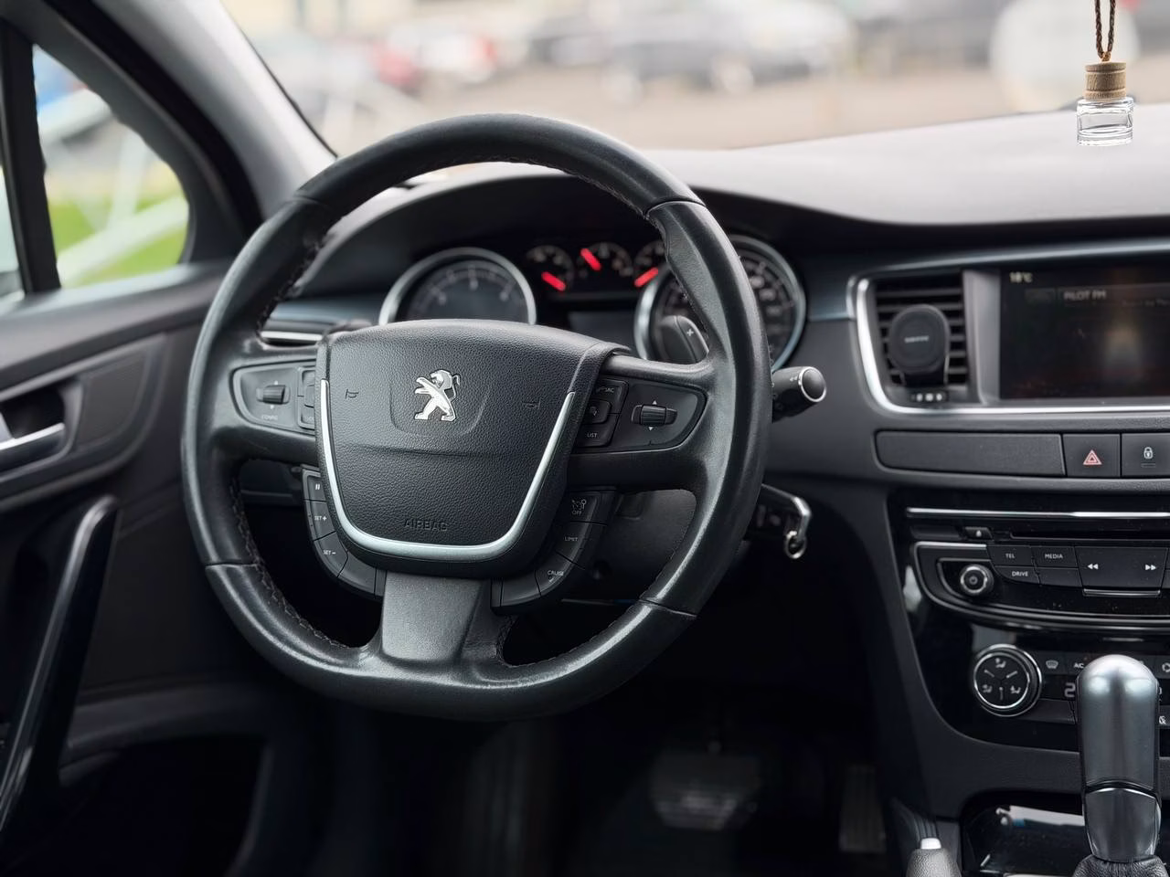 Peugeot 508 фото 9