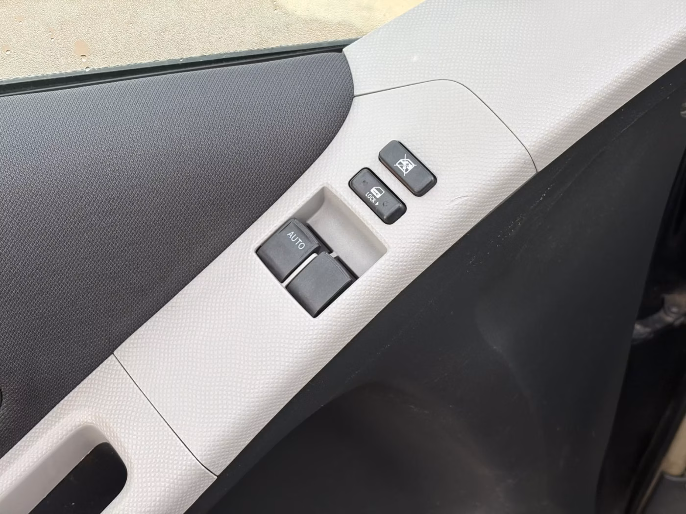 Toyota Yaris фото 13