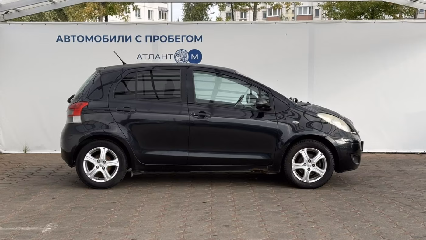 Toyota Yaris фото 6