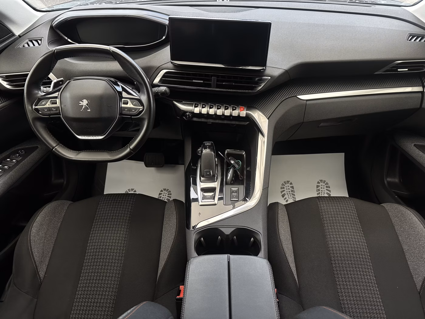 Peugeot 5008 фото 10