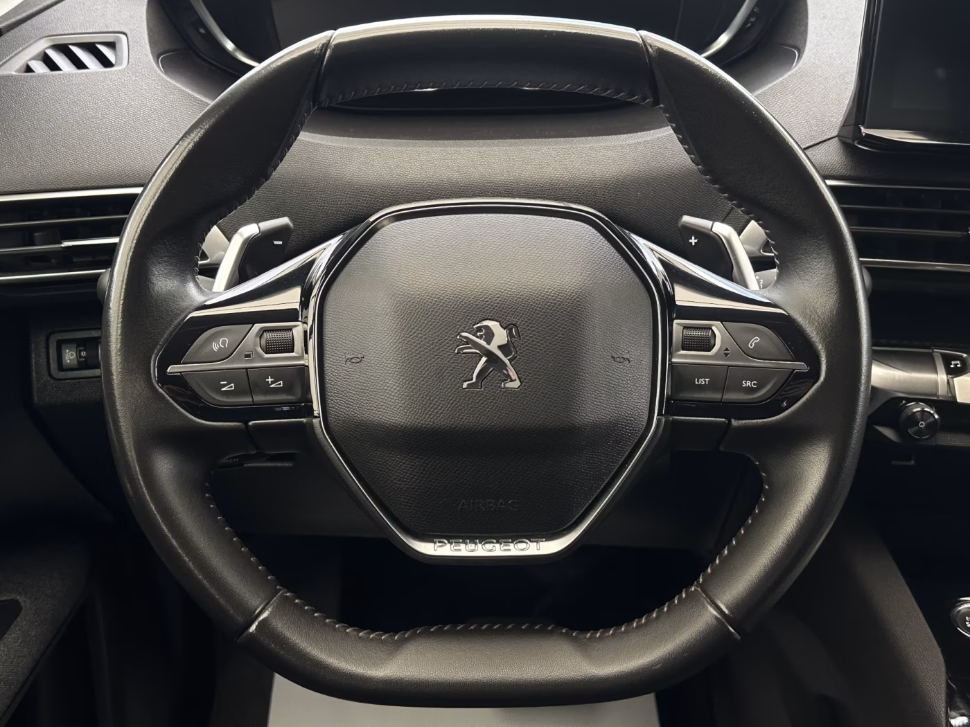 Peugeot 5008 фото 17