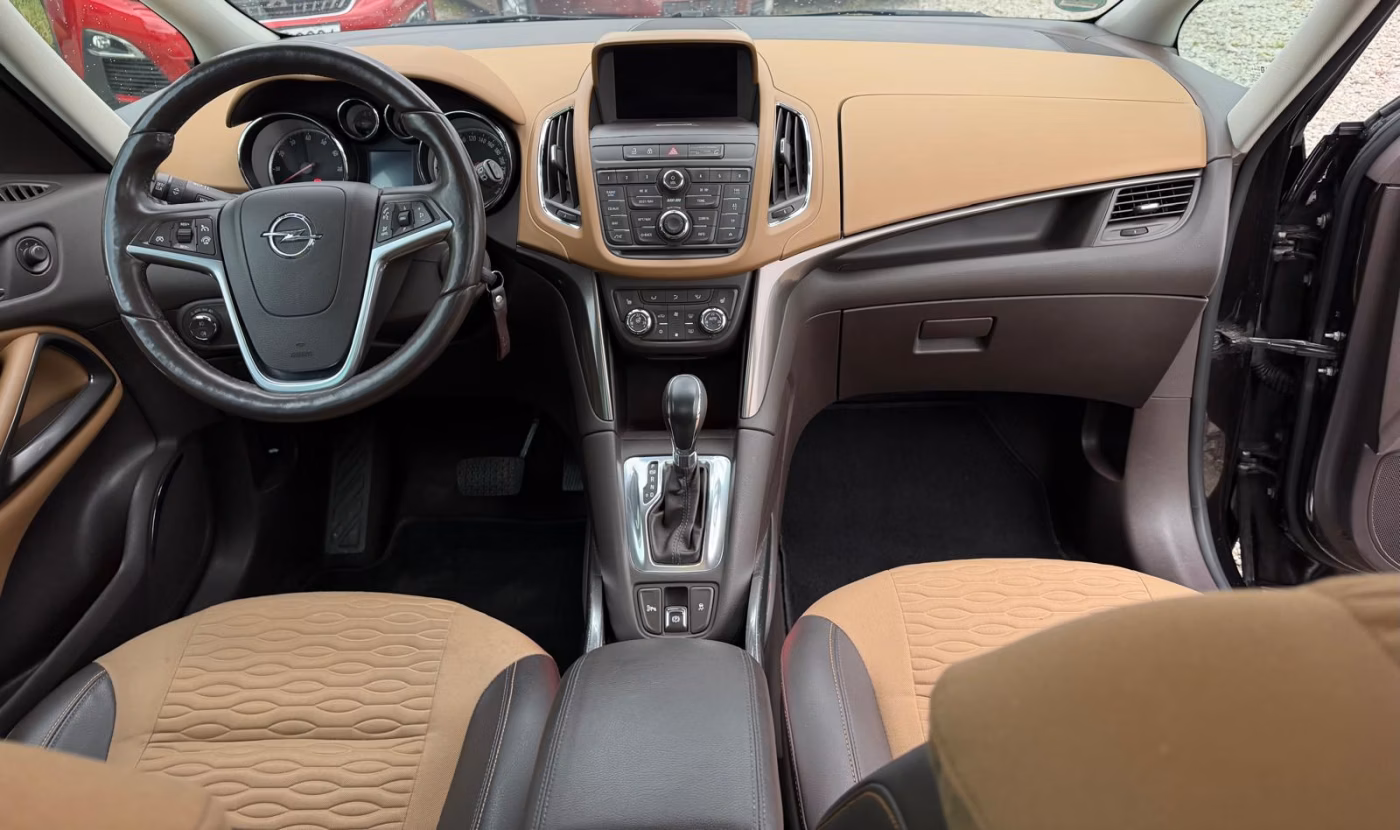 Opel Zafira фото 10