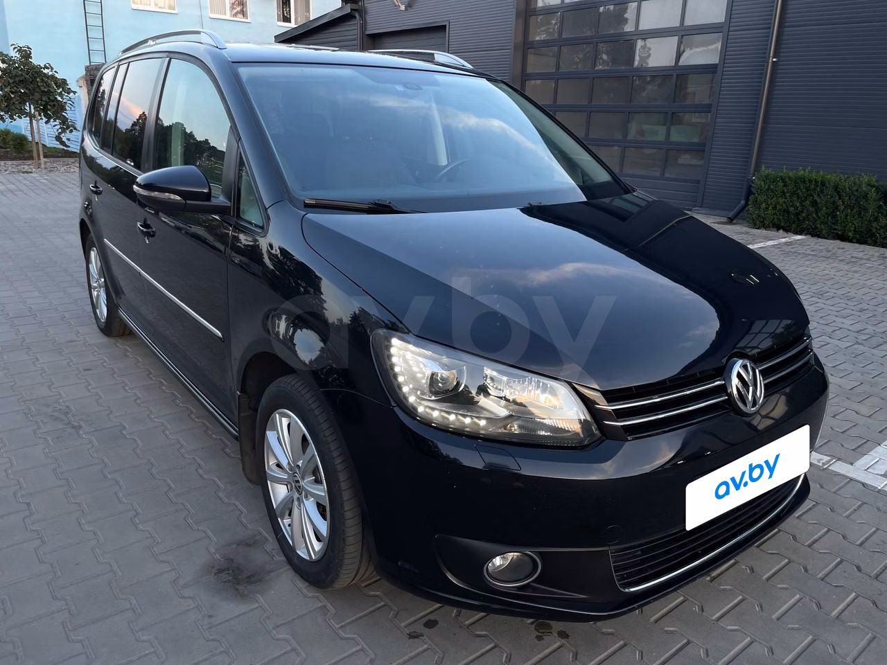 Volkswagen Touran фото 2