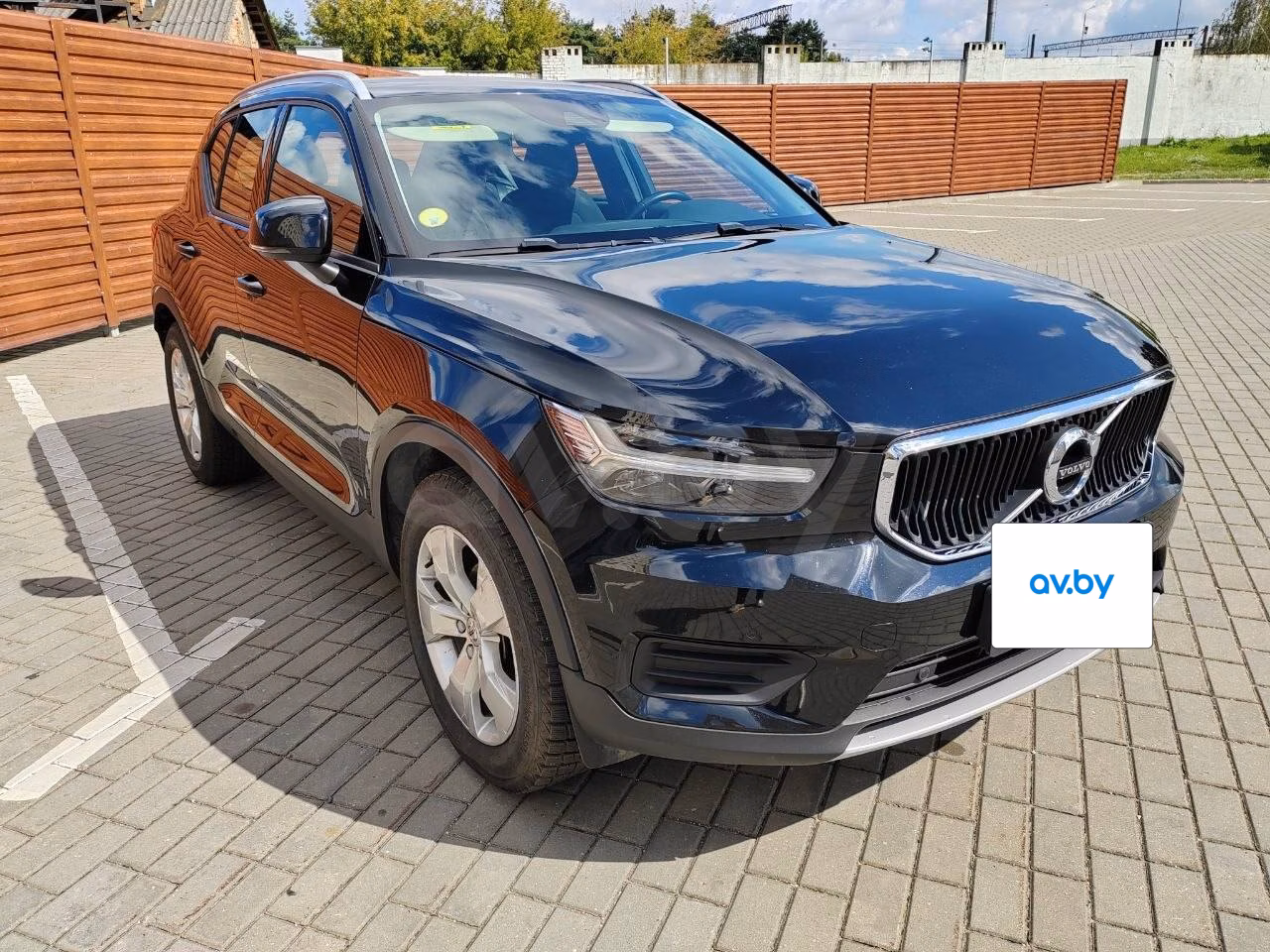 Volvo XC40 фото 3
