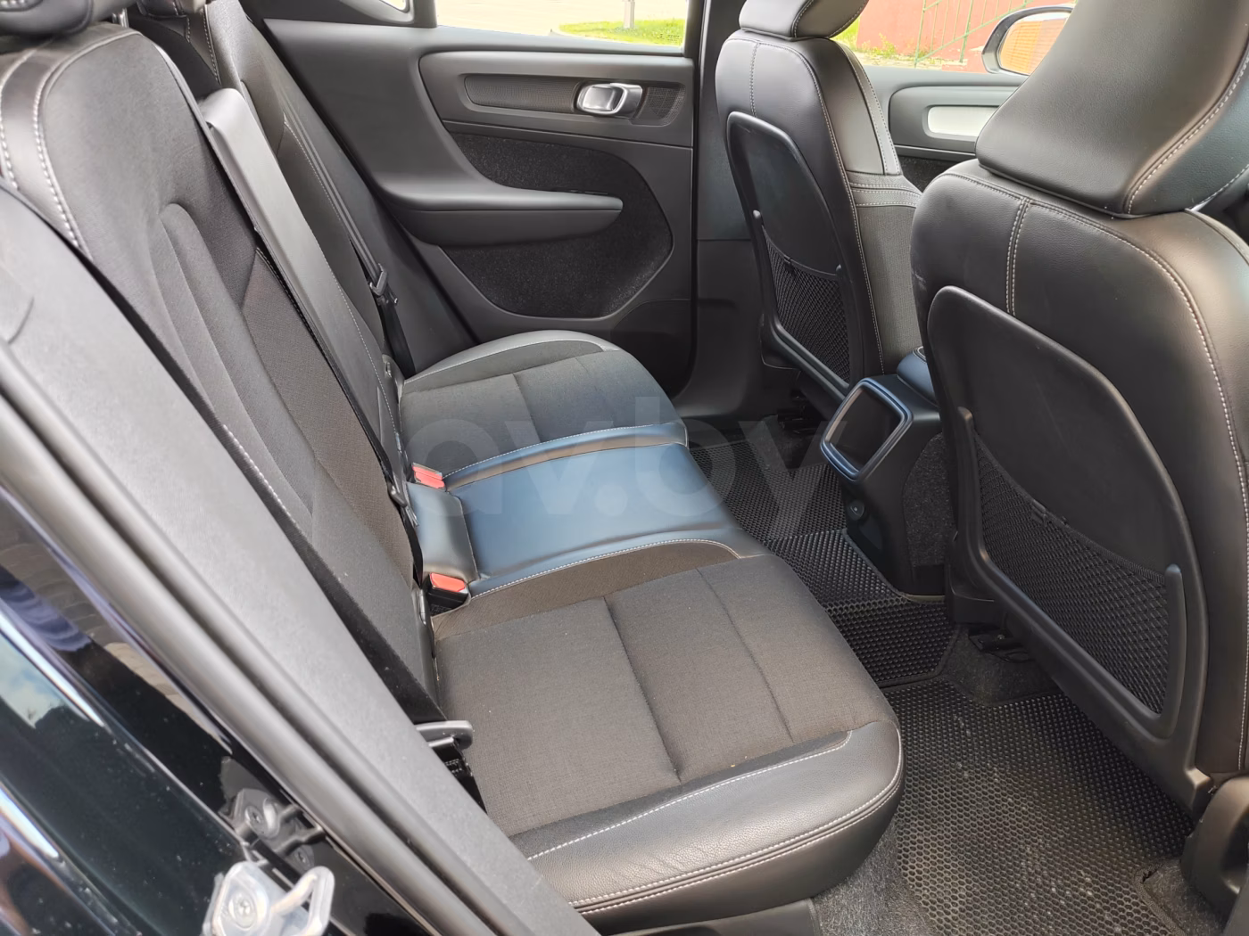 Volvo XC40 фото 14