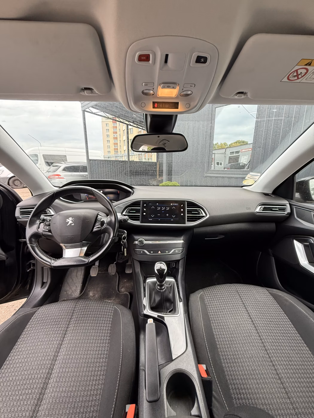 Peugeot 308 фото 9