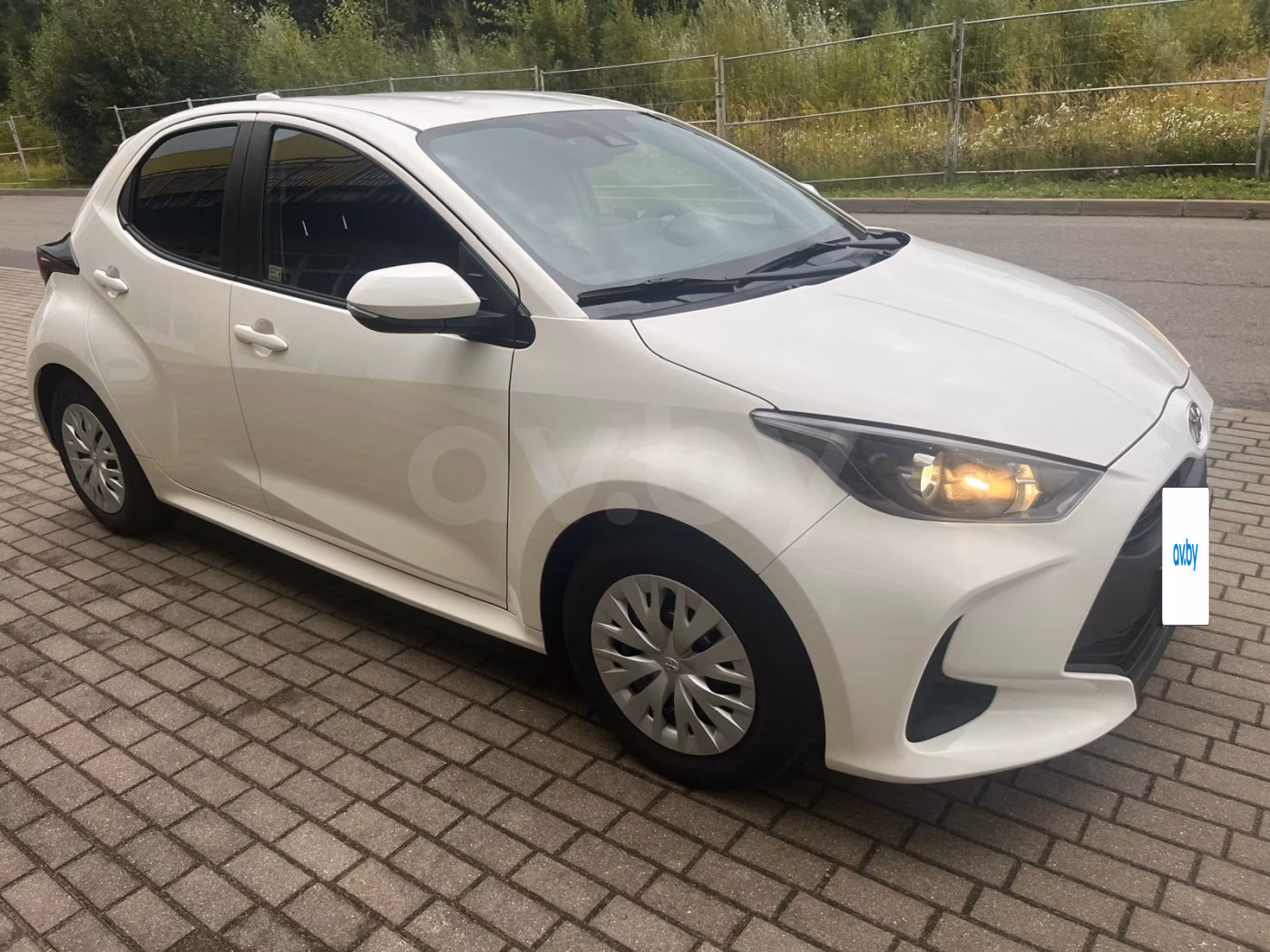 Toyota Yaris фото 8