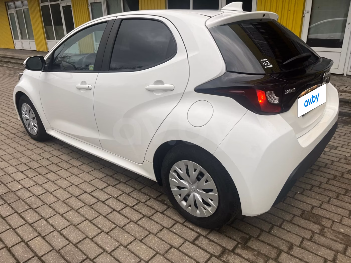 Toyota Yaris фото 4