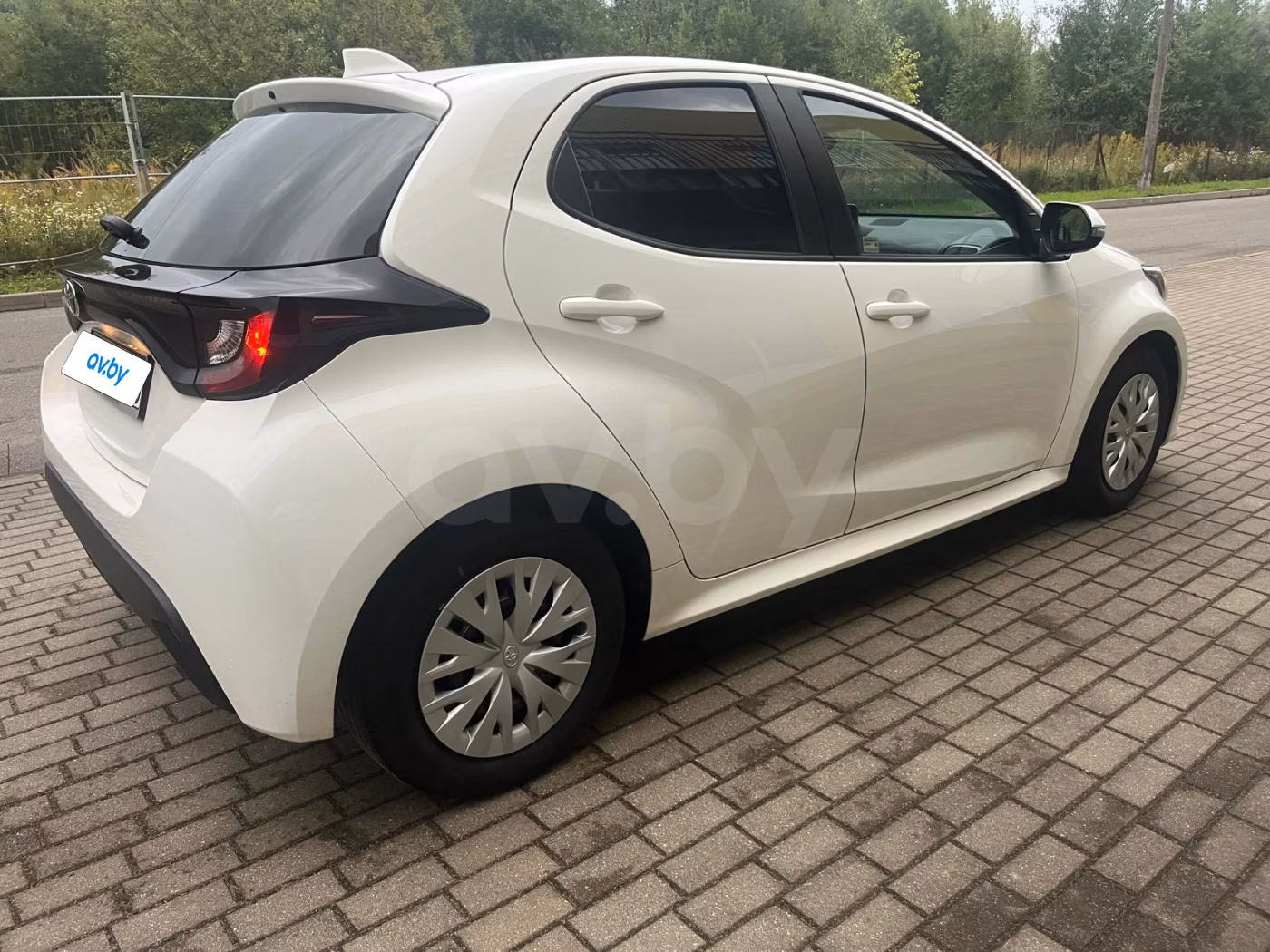 Toyota Yaris фото 6