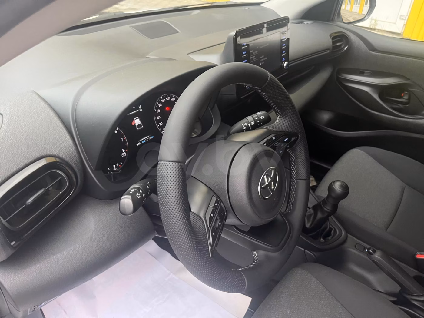 Toyota Yaris фото 11