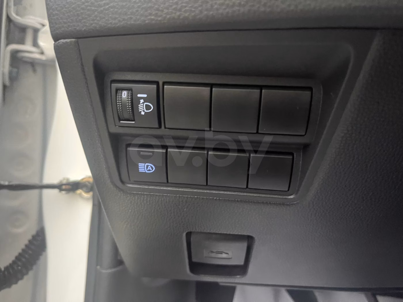 Toyota Yaris фото 15