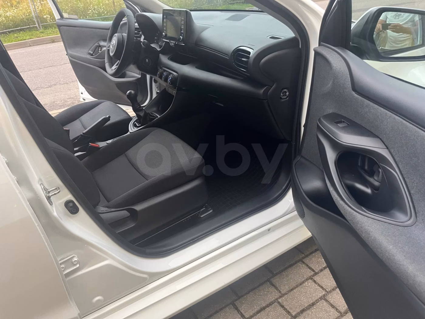 Toyota Yaris фото 13