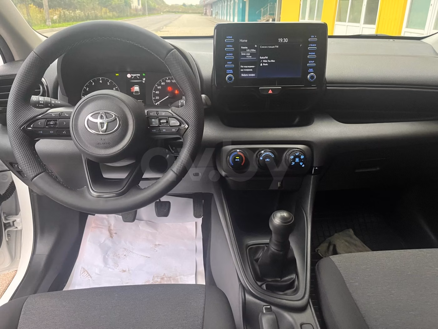 Toyota Yaris фото 14
