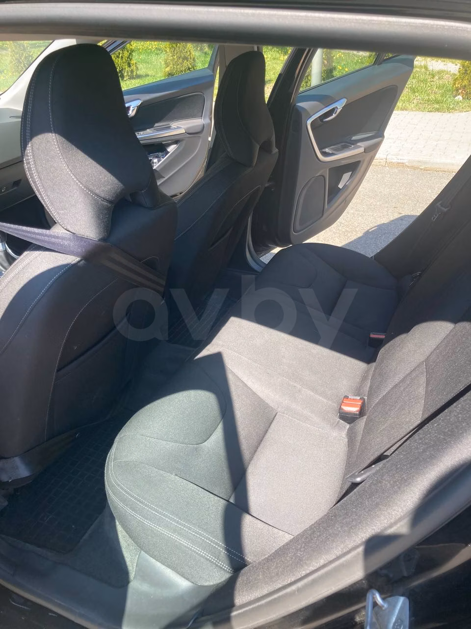 Volvo V60 фото 6