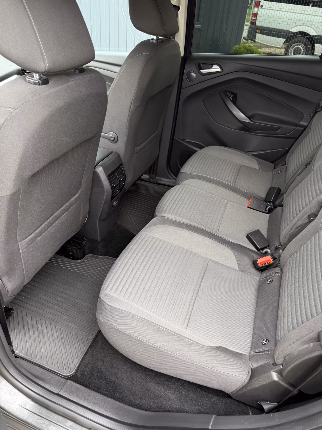 Ford C-MAX фото 8