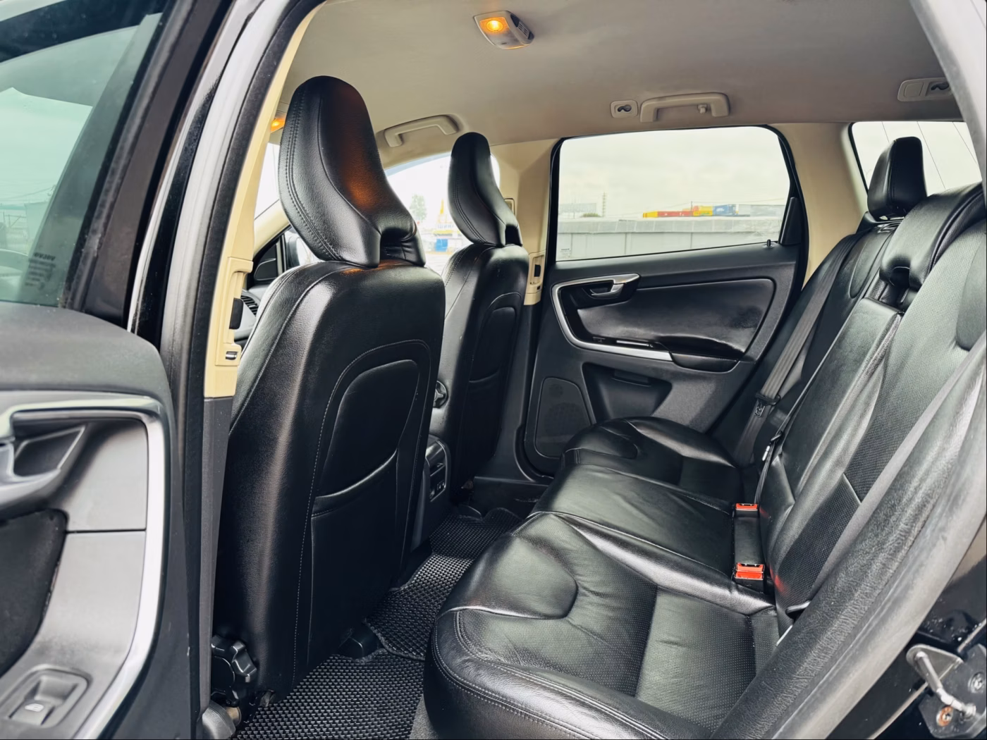 Volvo XC60 фото 7