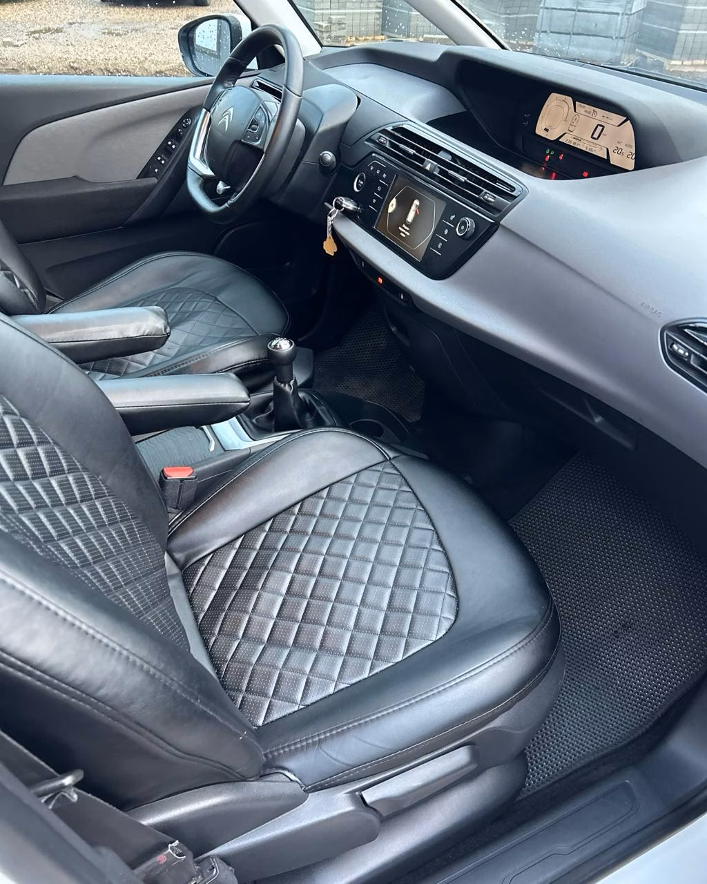 Citroen C4 Picasso фото 10