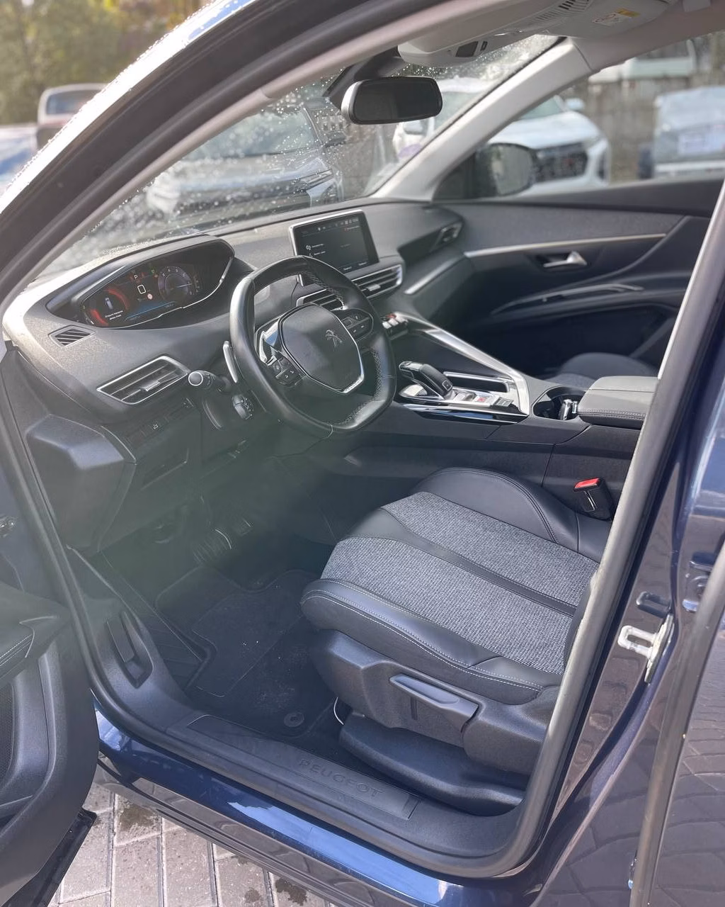 Peugeot 5008 фото 9