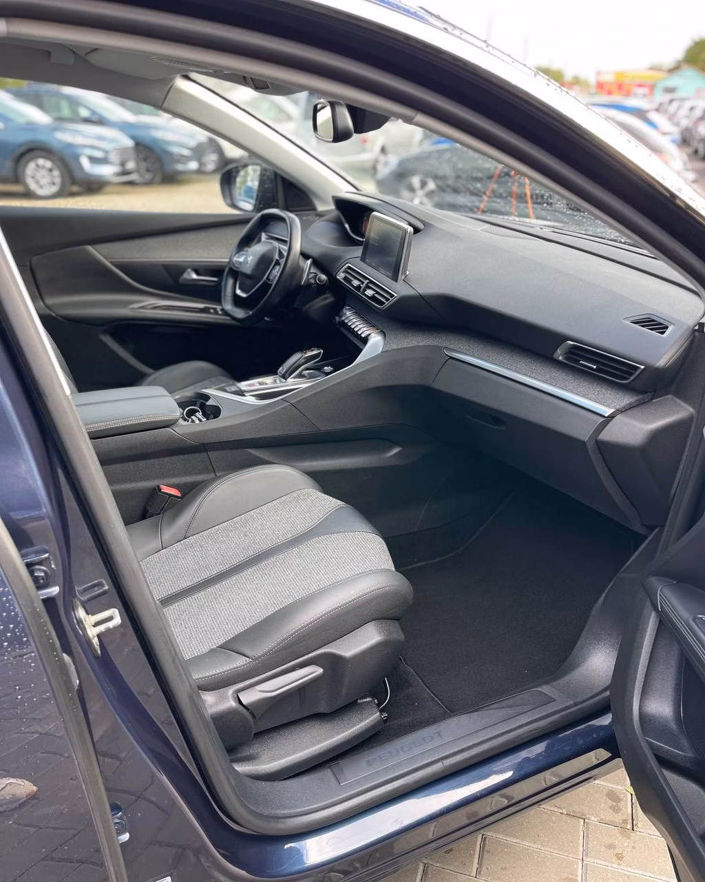 Peugeot 5008 фото 12