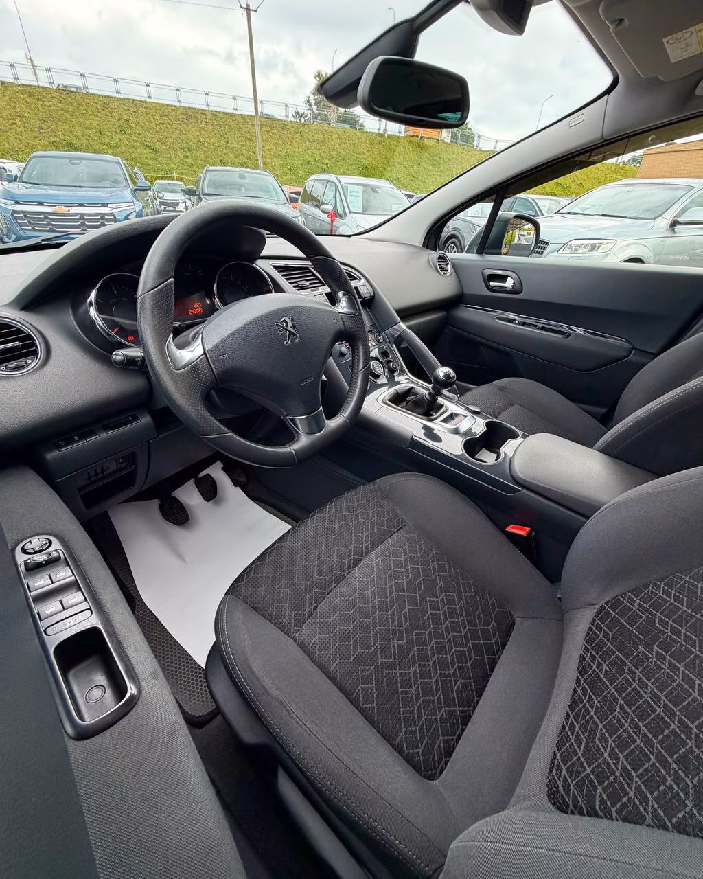Peugeot 3008 фото 11