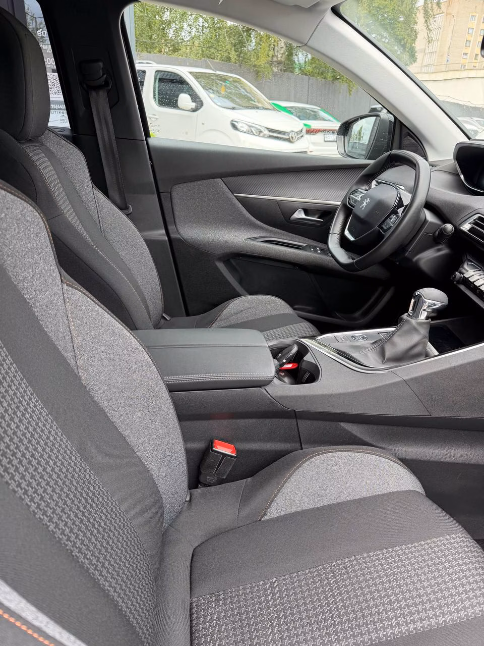 Peugeot 5008 фото 15