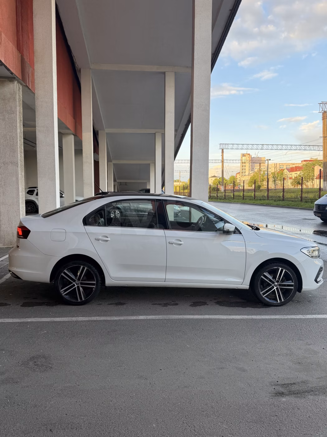 Volkswagen Polo Sedan фото 5
