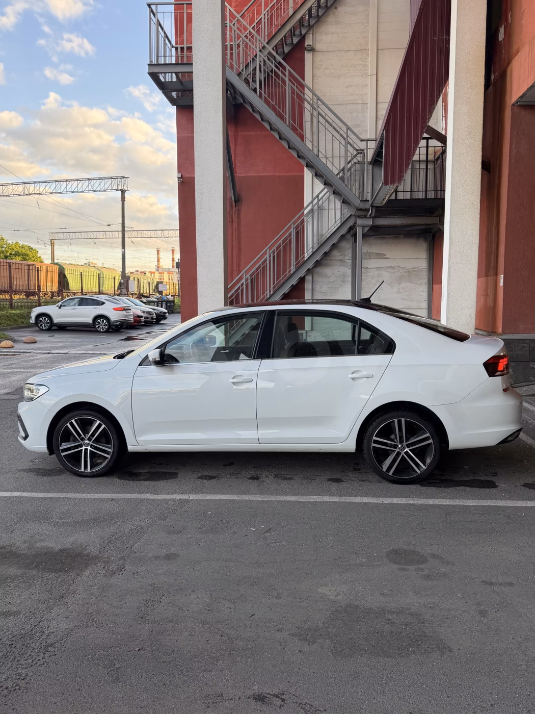 Volkswagen Polo Sedan фото 4