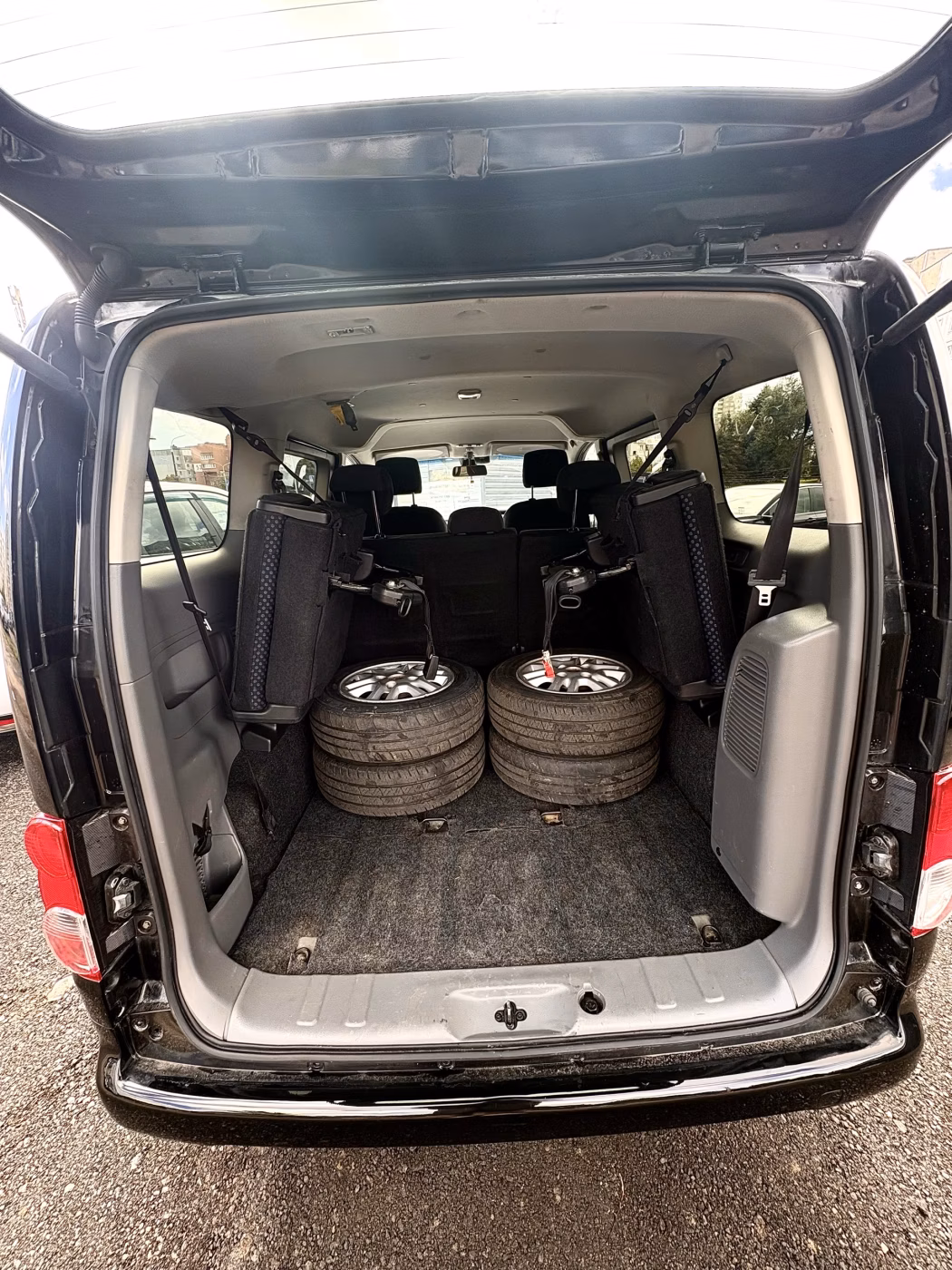 Nissan NV200 фото 15