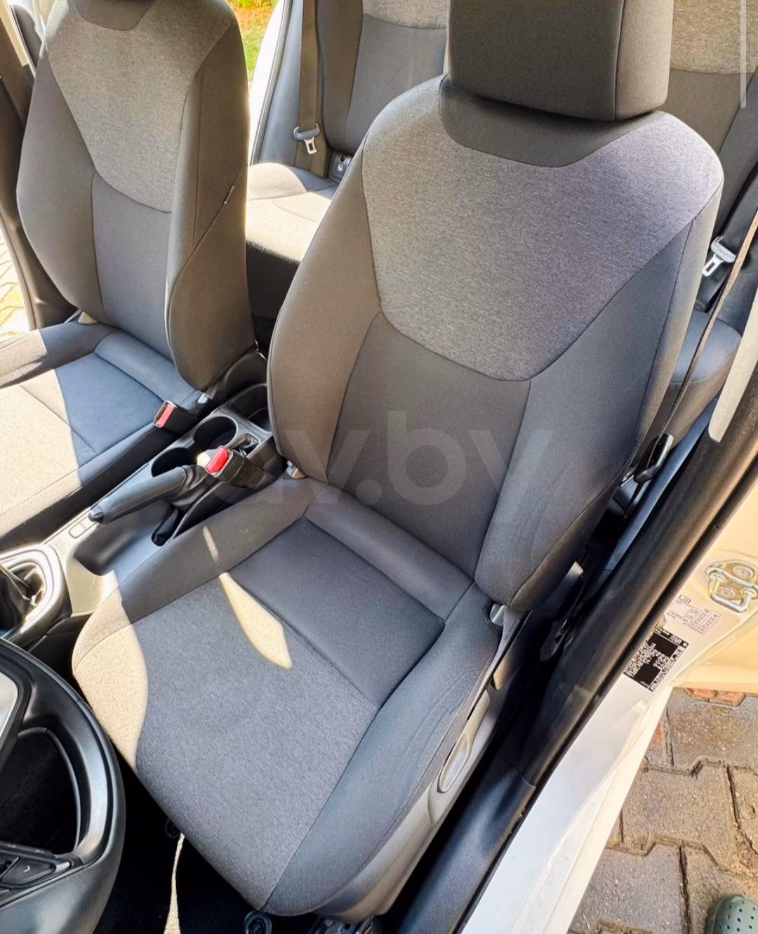 Toyota Yaris фото 7