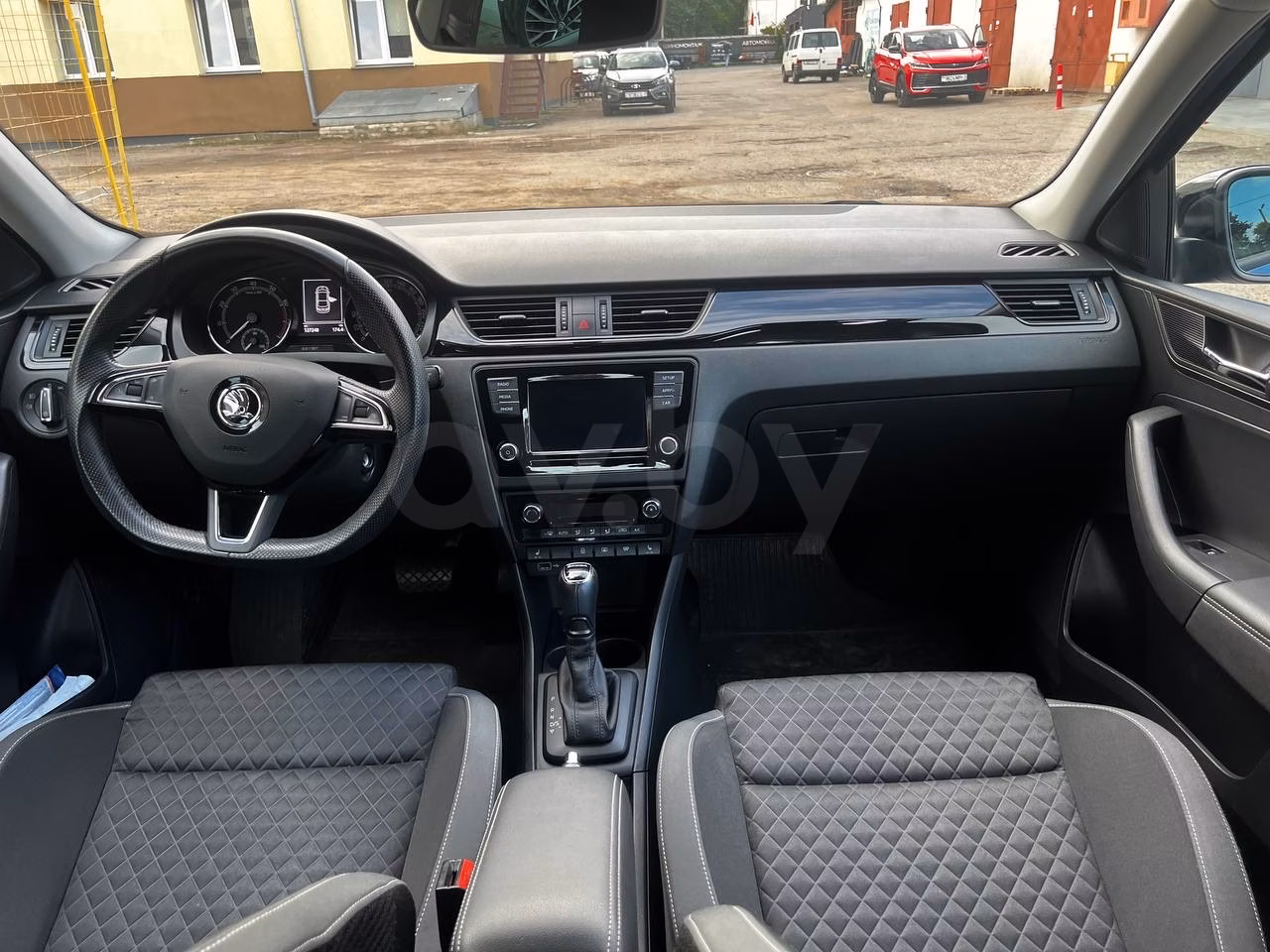 Skoda Rapid фото 12