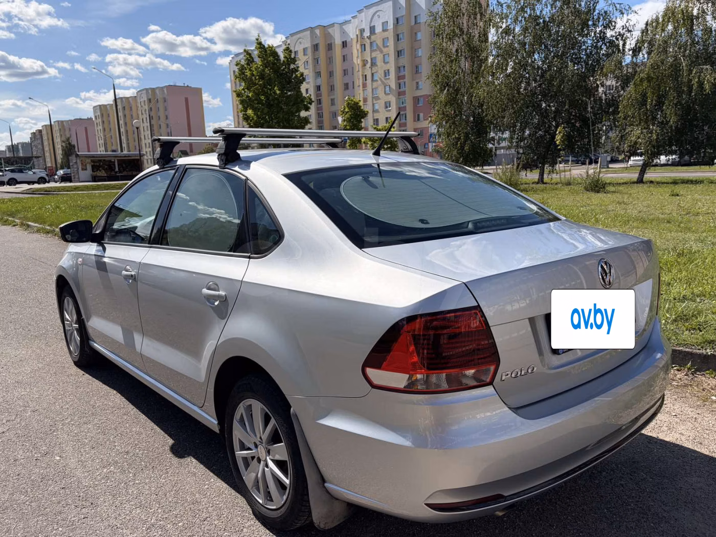 Volkswagen Polo Sedan фото 2