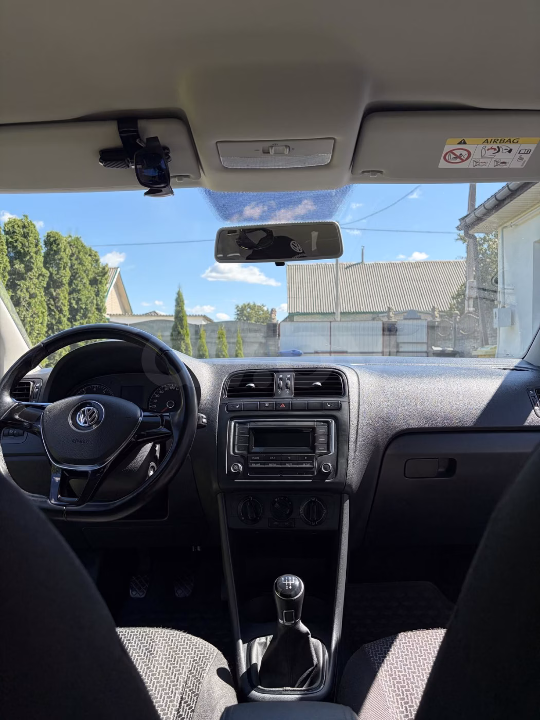 Volkswagen Polo Sedan фото 10