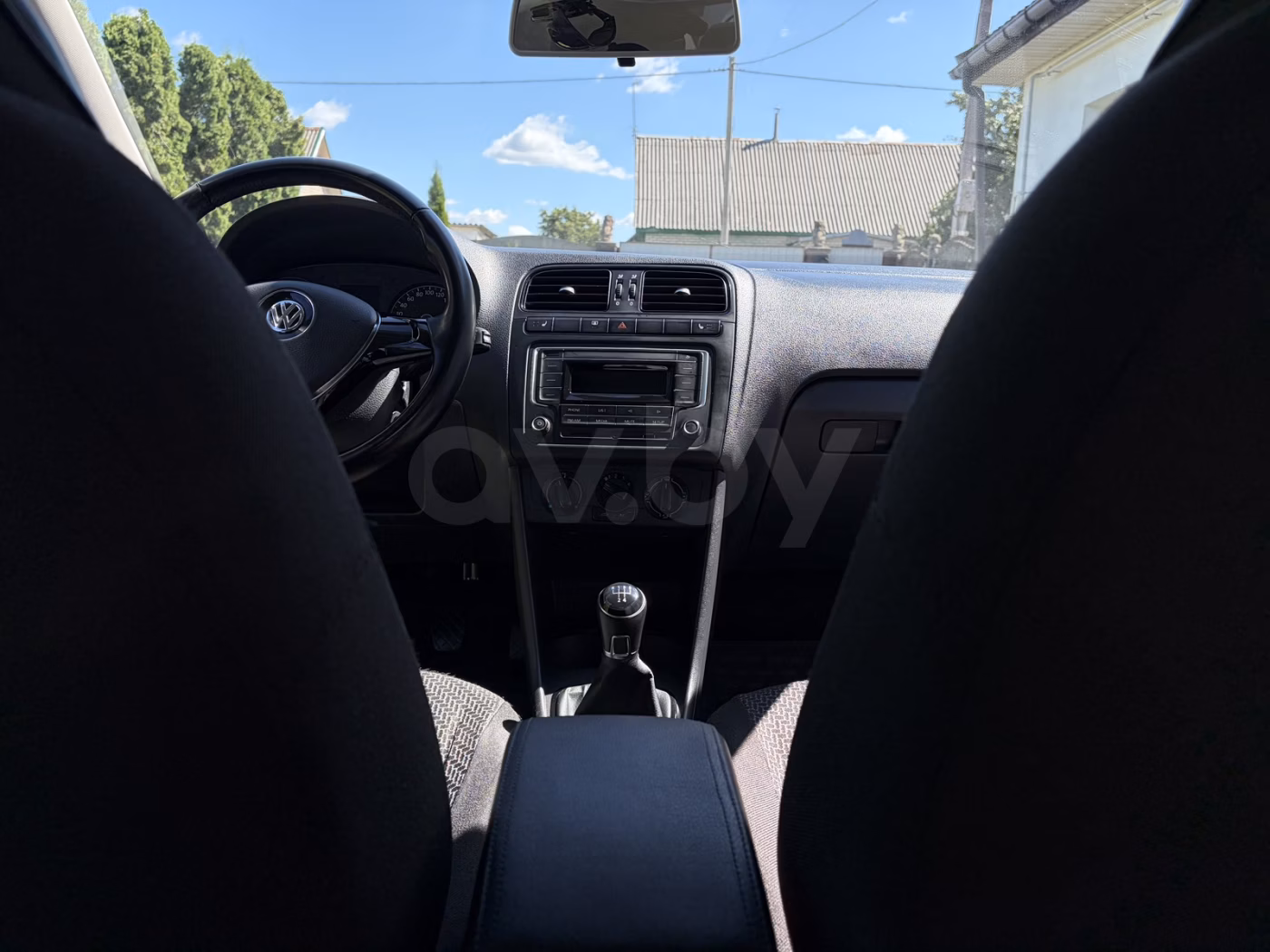 Volkswagen Polo Sedan фото 12