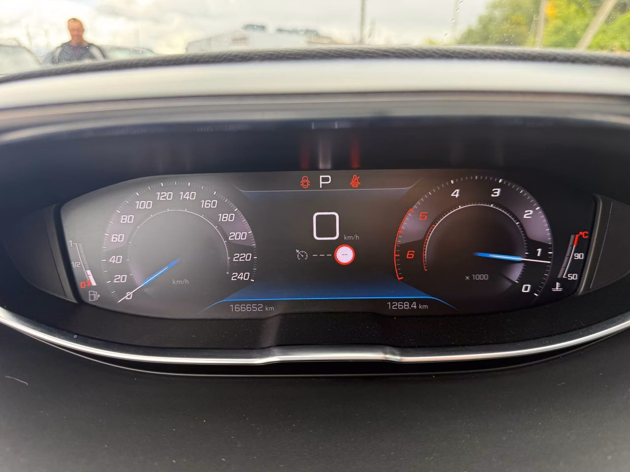 Peugeot 5008 фото 10
