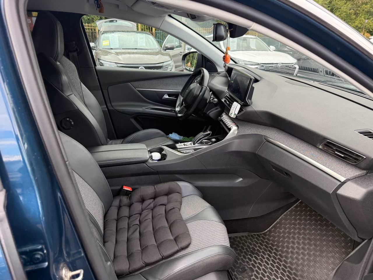 Peugeot 5008 фото 8