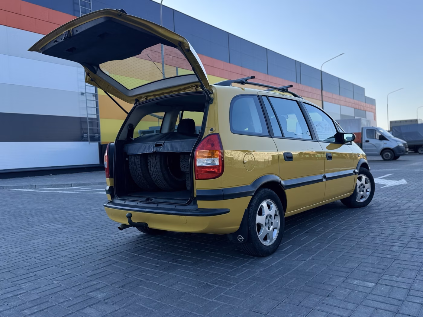 Opel Zafira фото 11