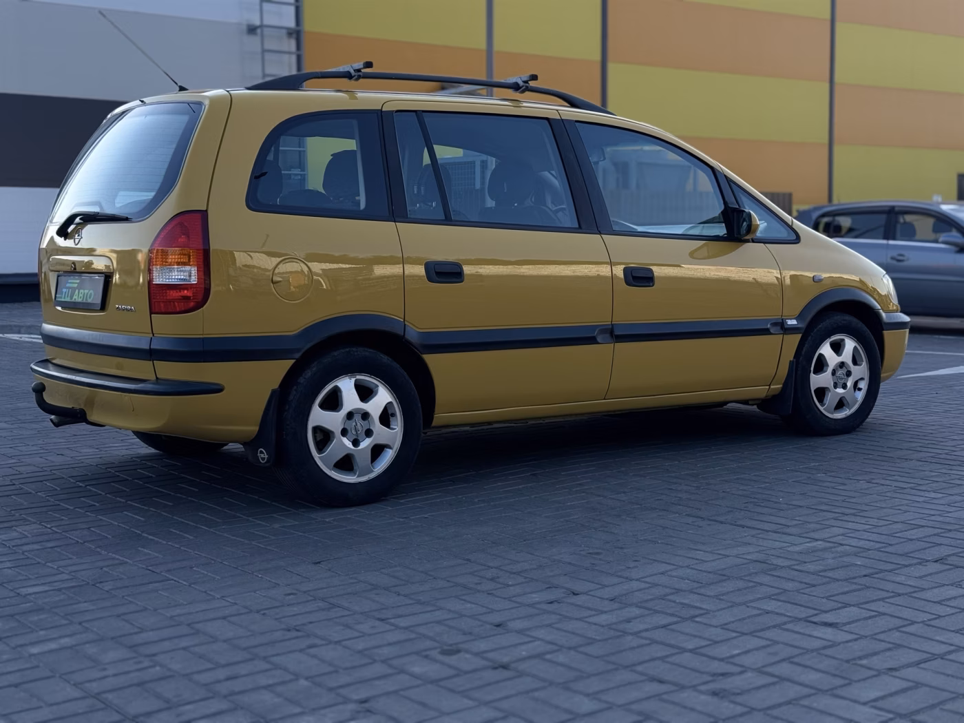 Opel Zafira фото 10