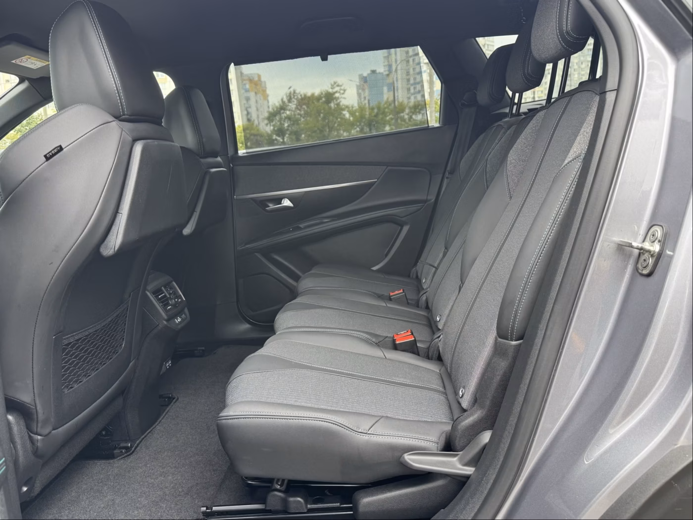 Peugeot 5008 фото 12