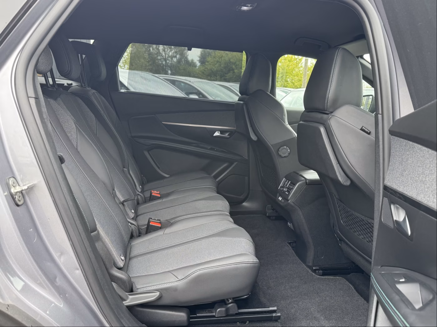 Peugeot 5008 фото 16