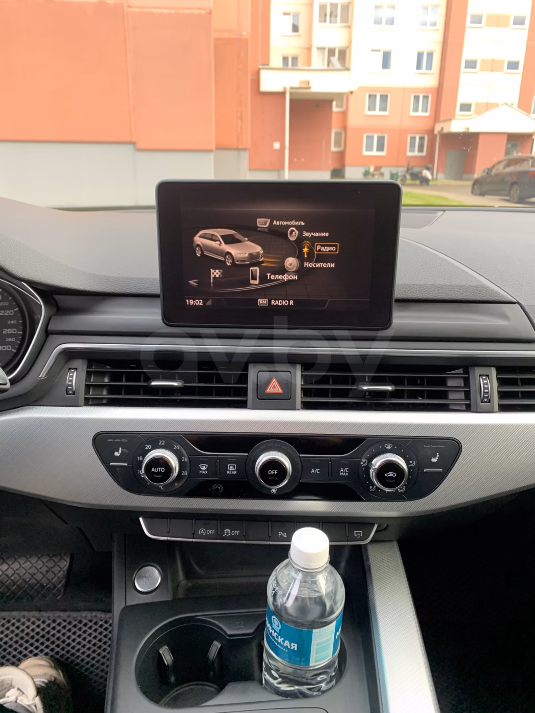 Audi A4 фото 8