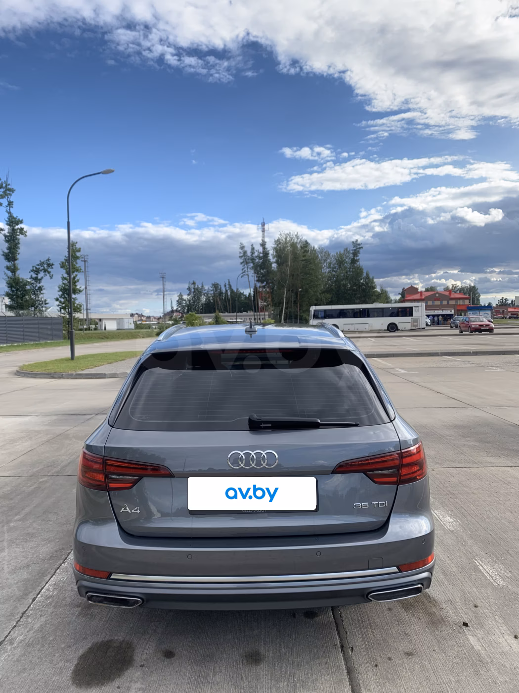 Audi A4 фото 5