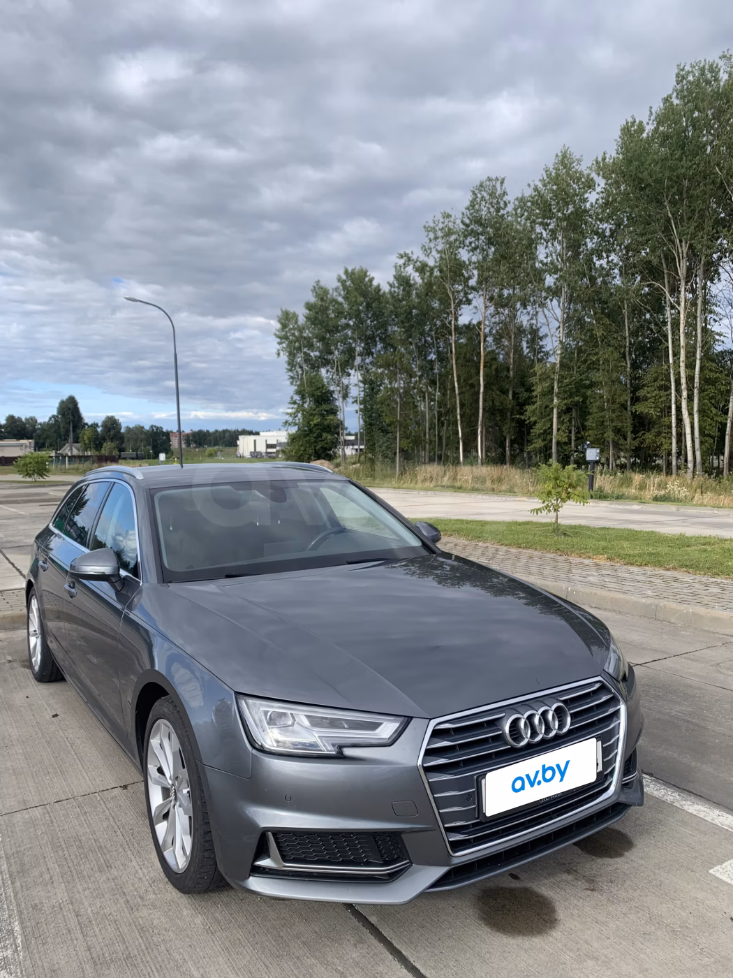 Audi A4 фото 2