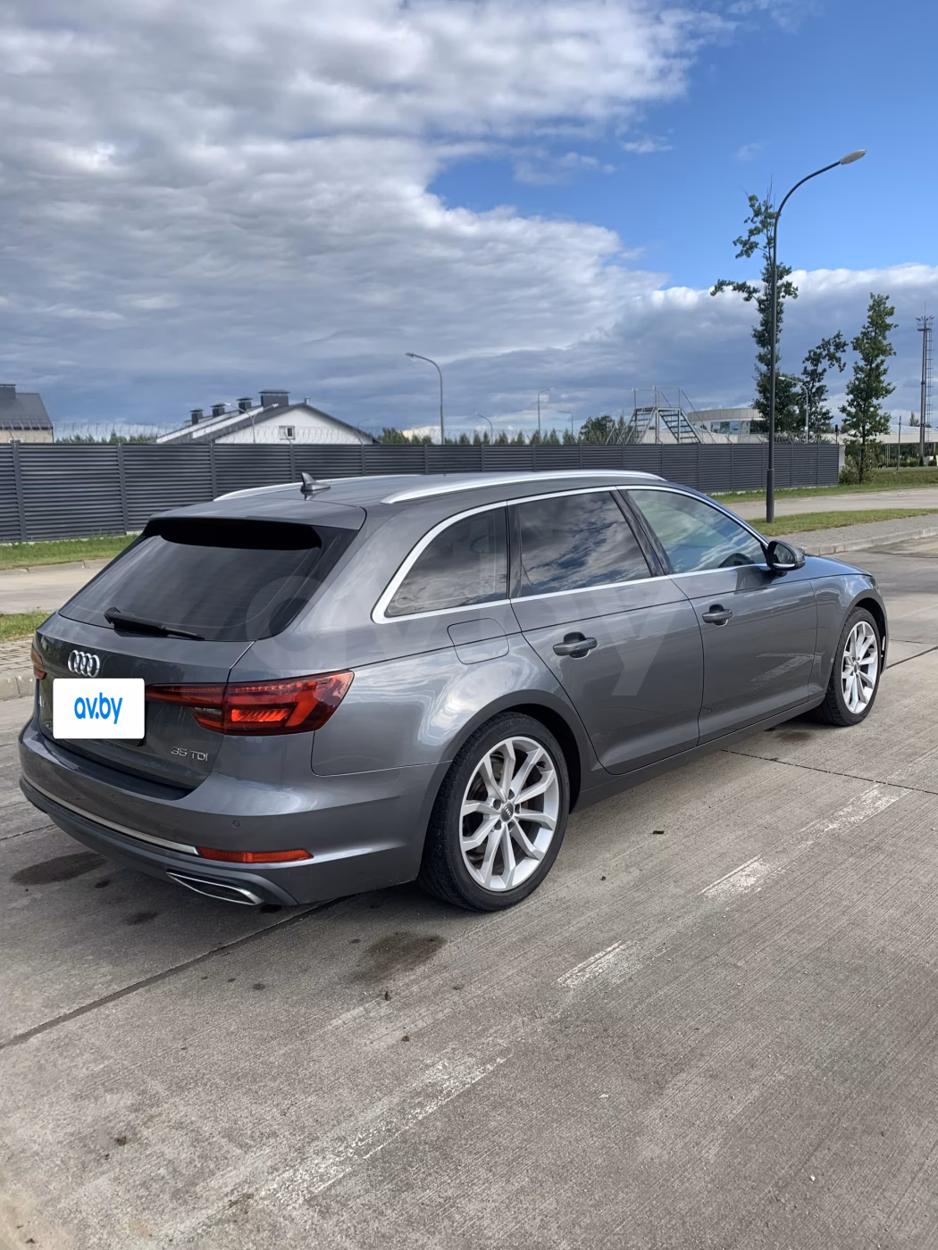 Audi A4 фото 3