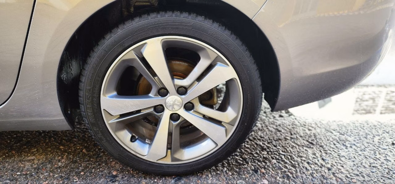 Peugeot 308 фото 6