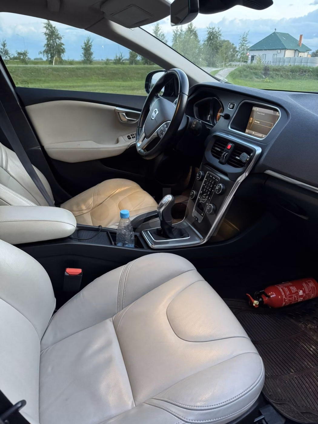 Volvo V40 фото 7