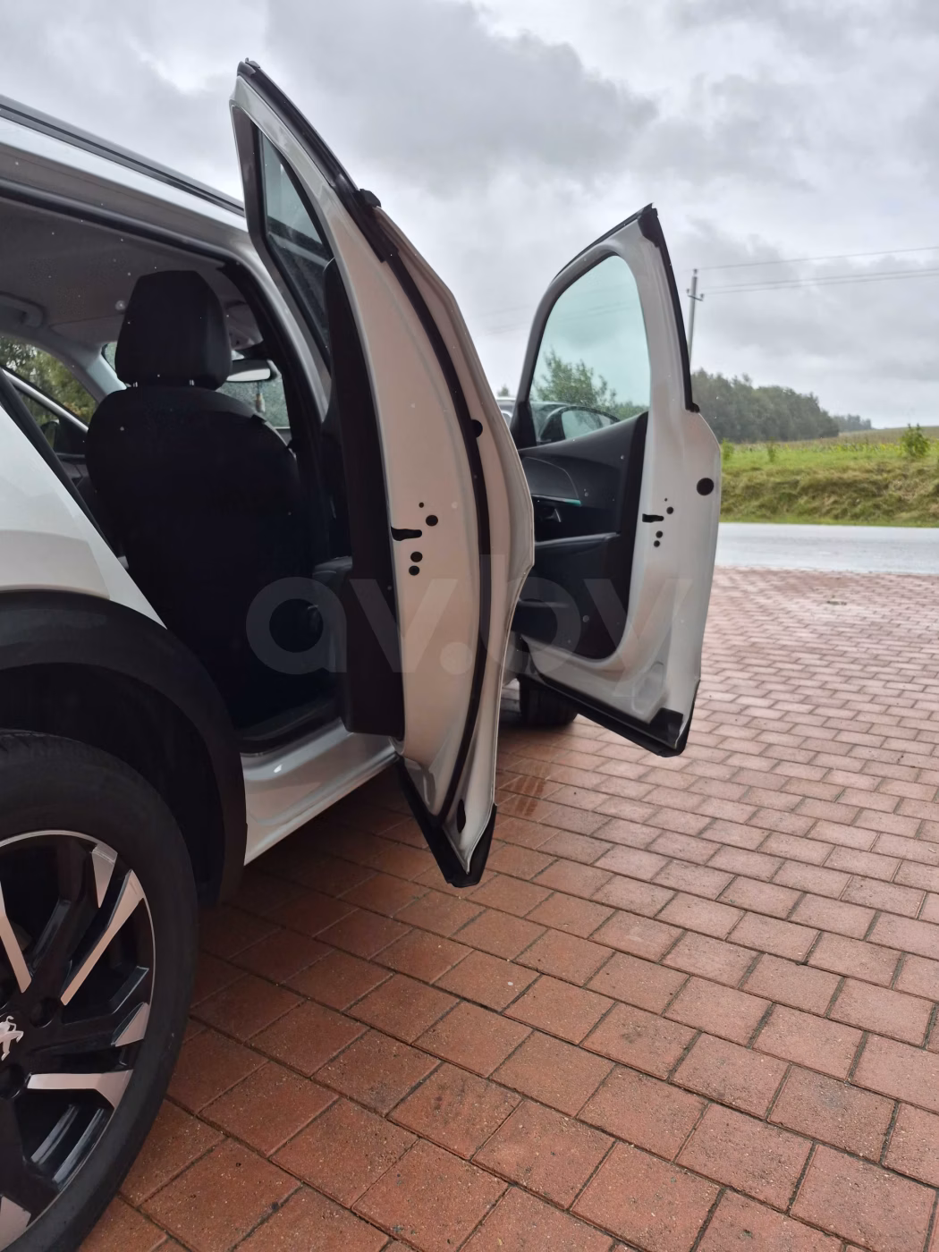 Peugeot 2008 фото 10
