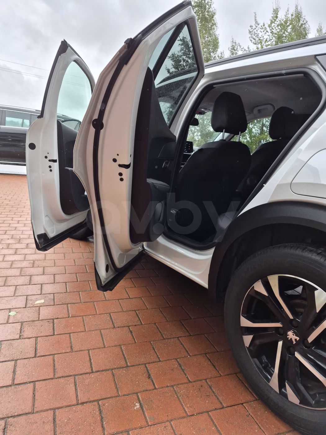 Peugeot 2008 фото 9