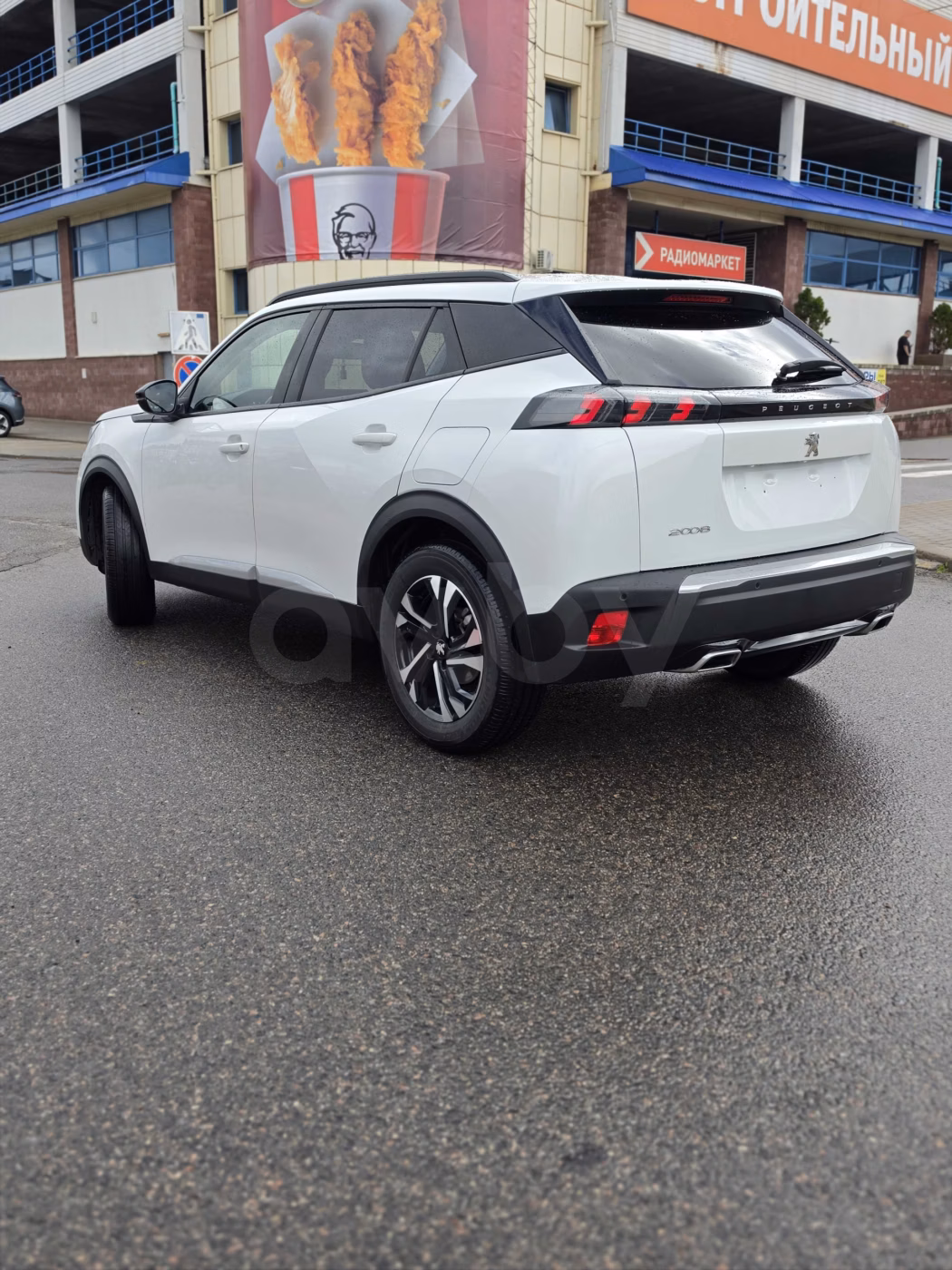 Peugeot 2008 фото 2