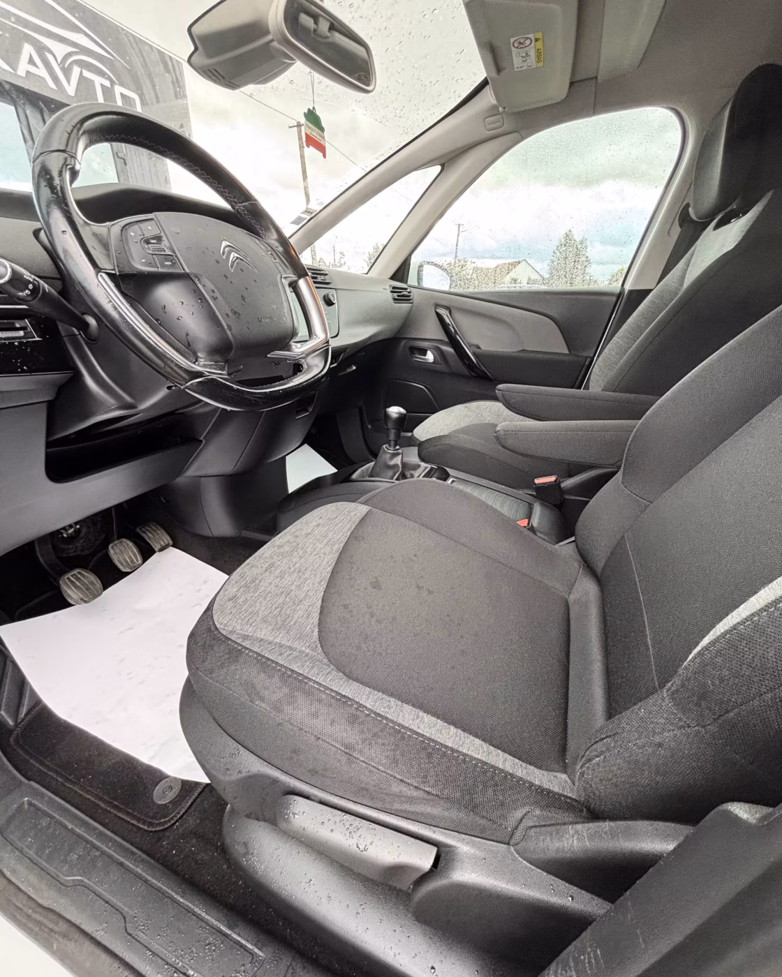 Citroen C4 Picasso фото 8