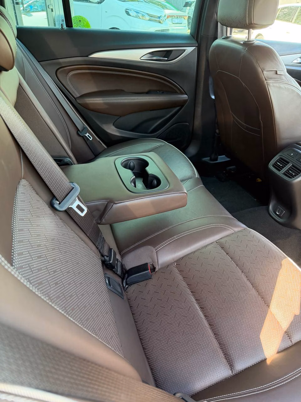 Opel Insignia фото 12